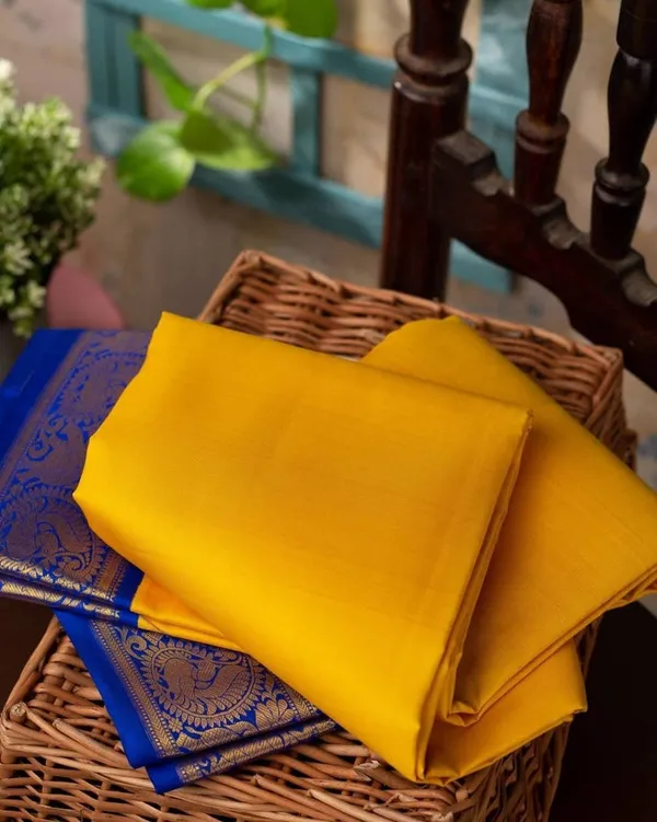 Yellow_Embellished_Banarasi_Jacquard_Saree_(Yellow)